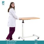 Tavolinë Ushqimi me Rrota për Pacientë në Shtrat
